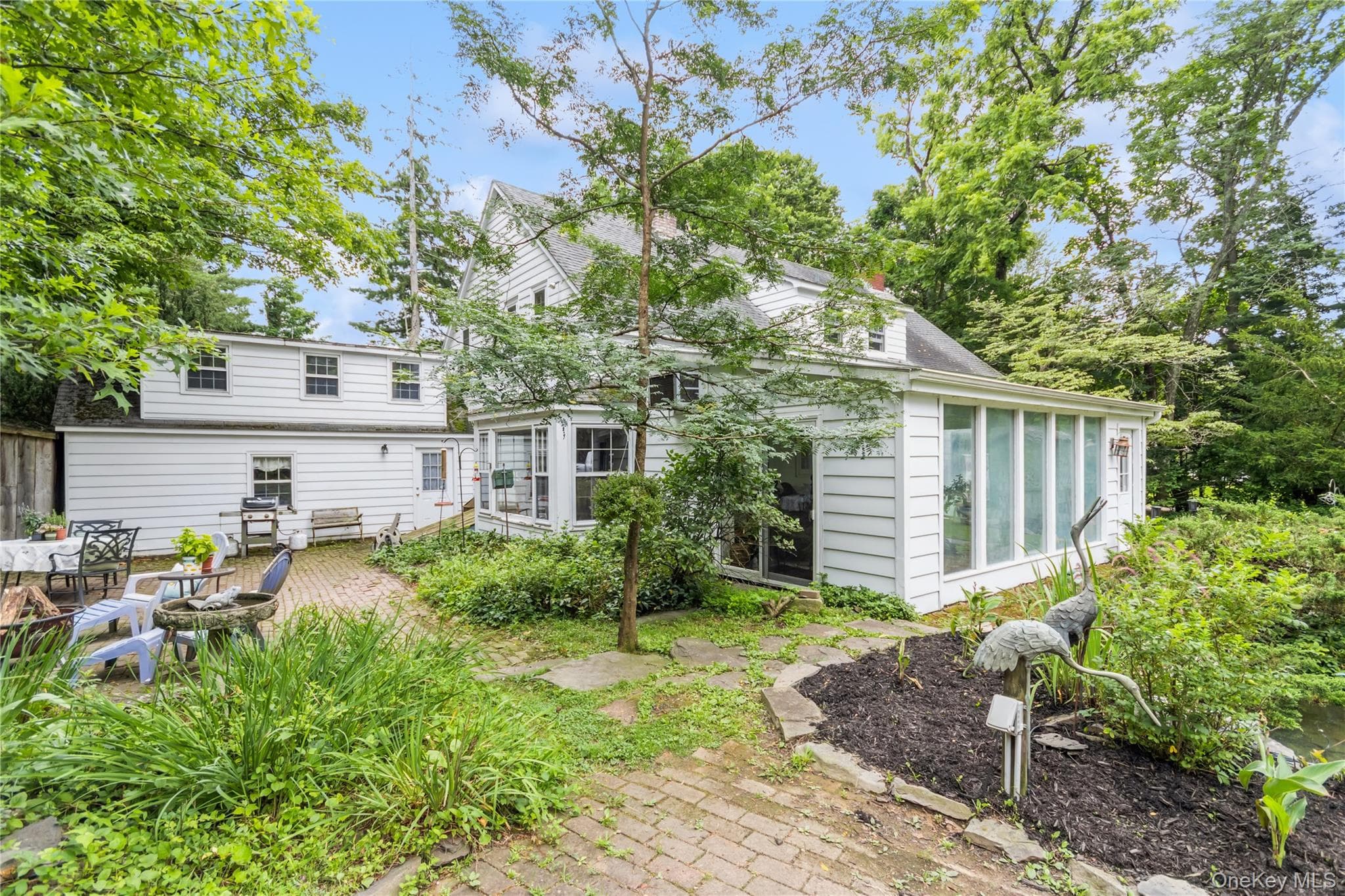 93 Widmer Road thumbnail 3