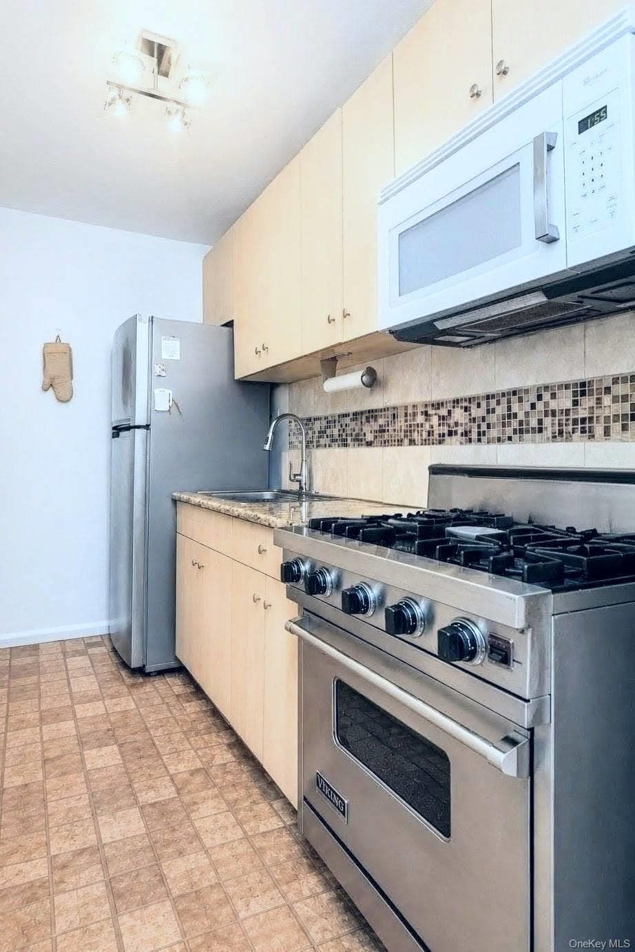 9511 Shore Road Unit: 112 thumbnail 8