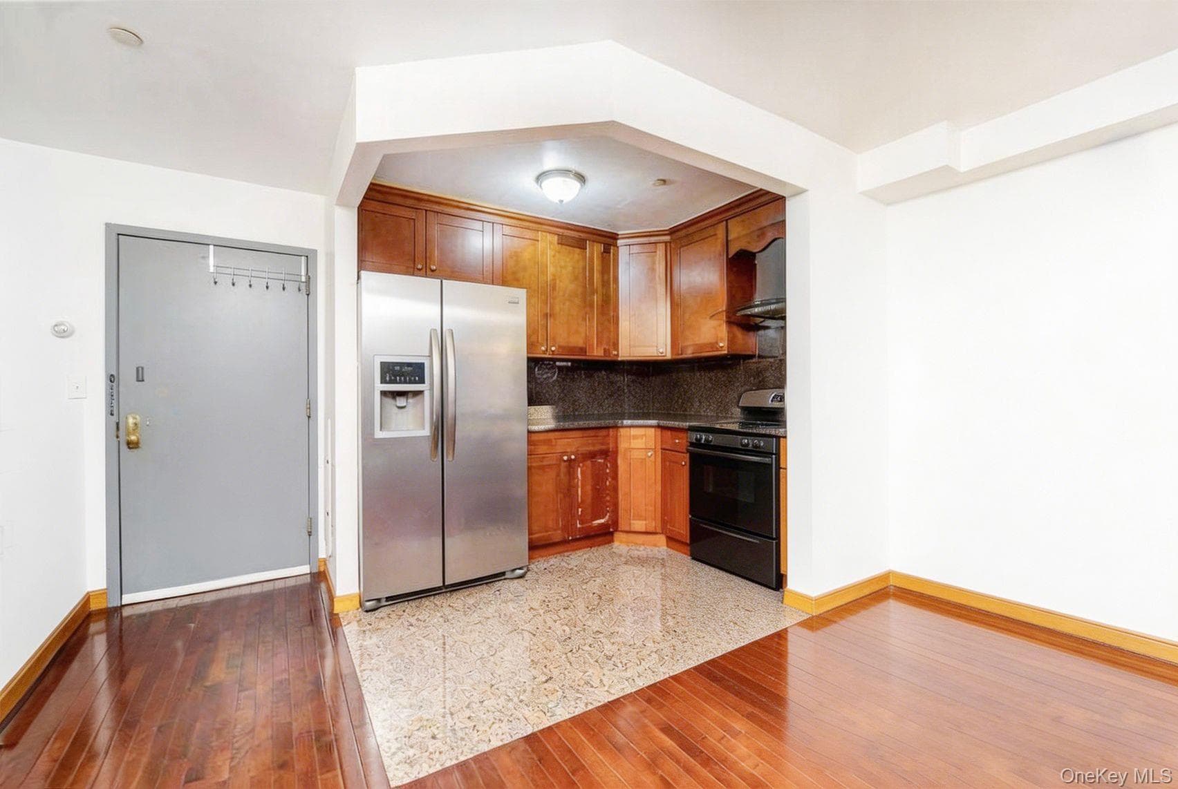 14118 Cherry Avenue Unit: 2C thumbnail 4