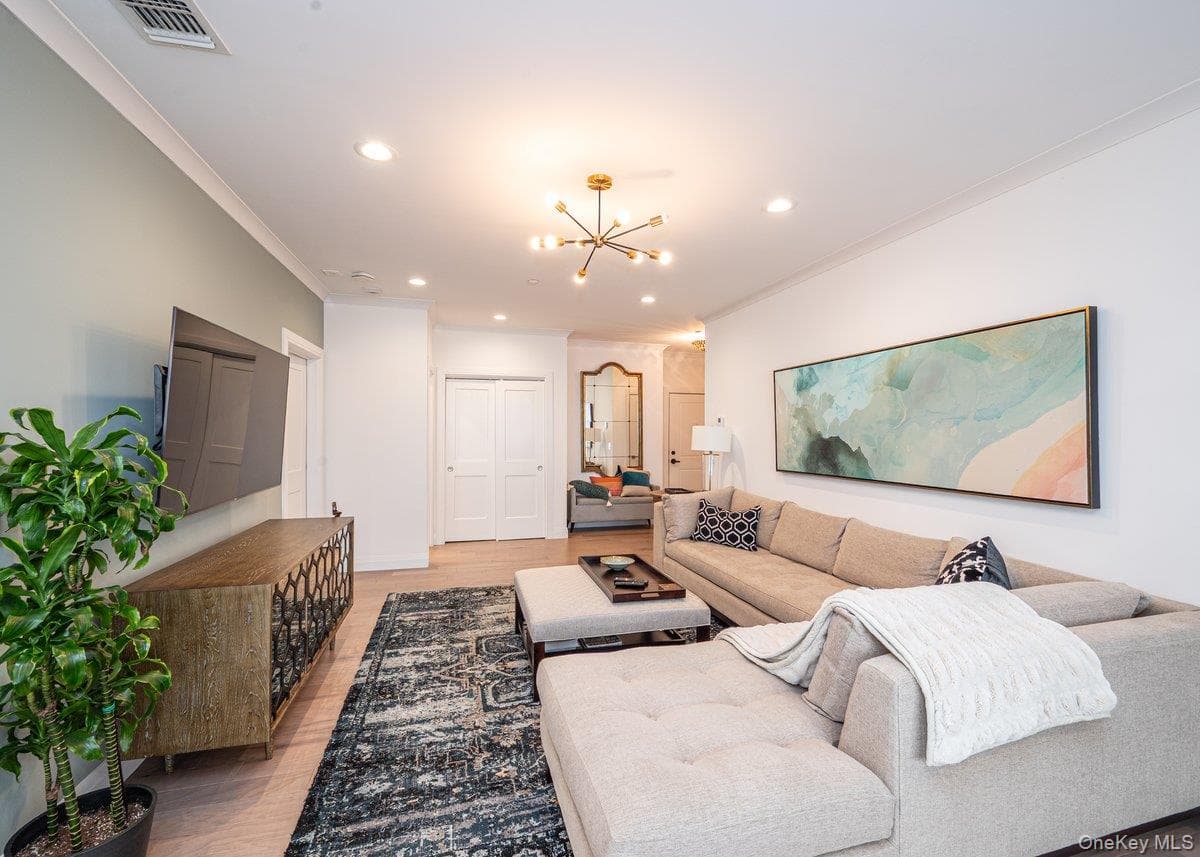 30101 Spruce Pond Circle thumbnail 3
