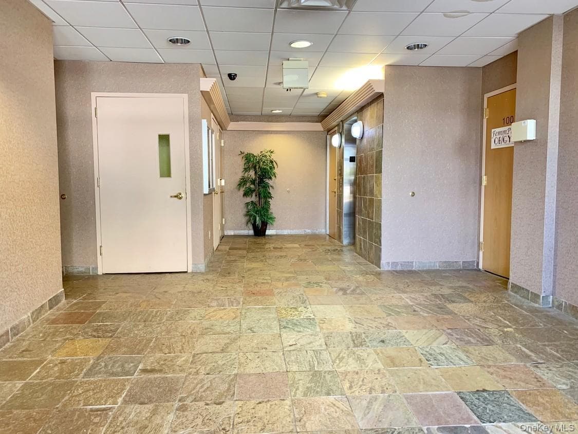 1061 N Broadway thumbnail 21