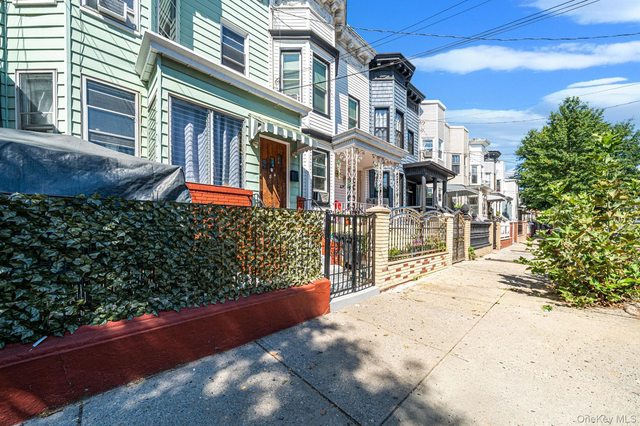 84 Autumn Avenue thumbnail 3