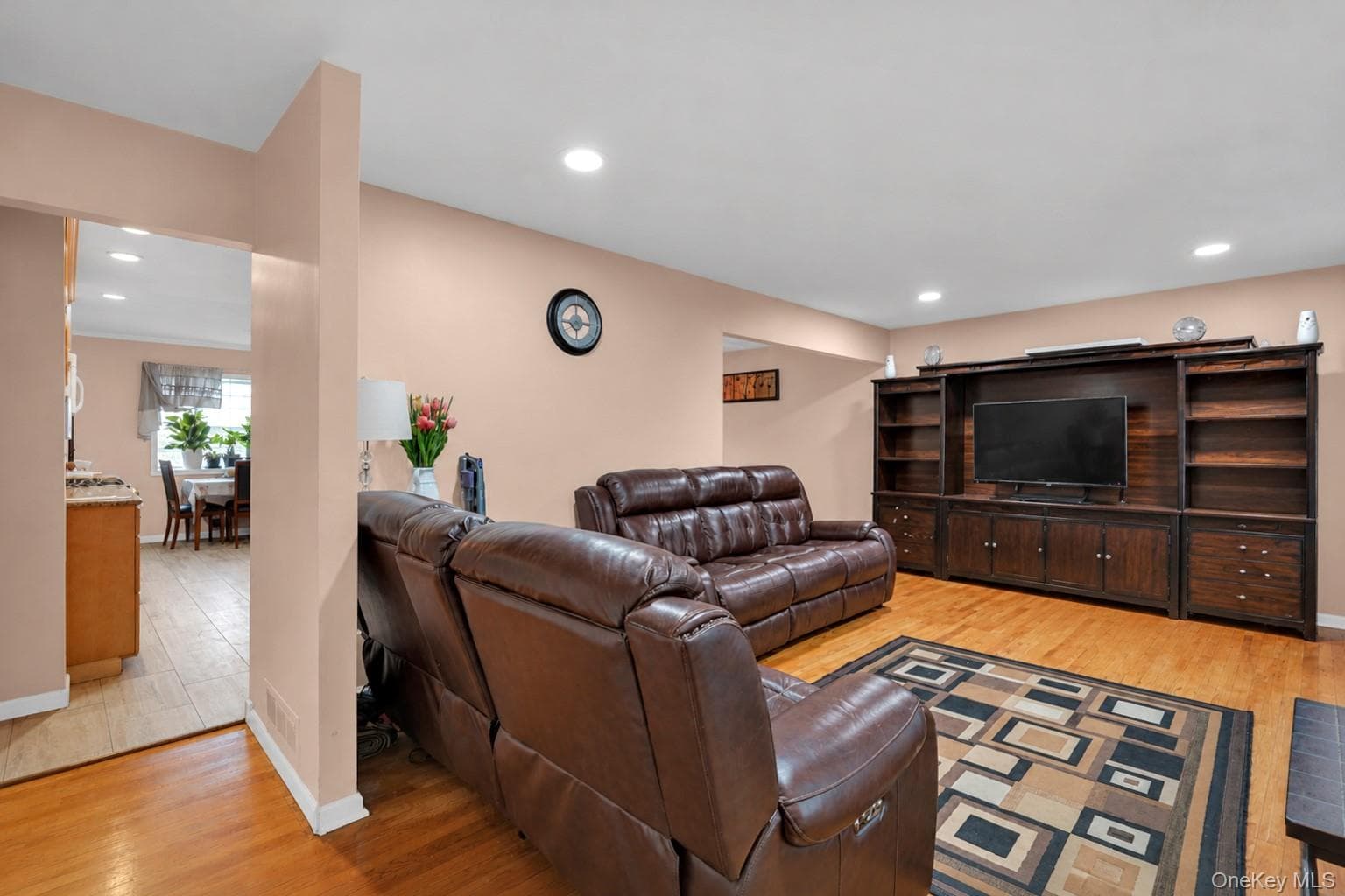 145 Thames Street thumbnail 3