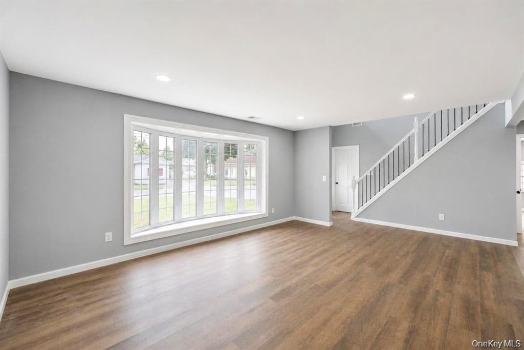 779 Peconic Avenue thumbnail 15