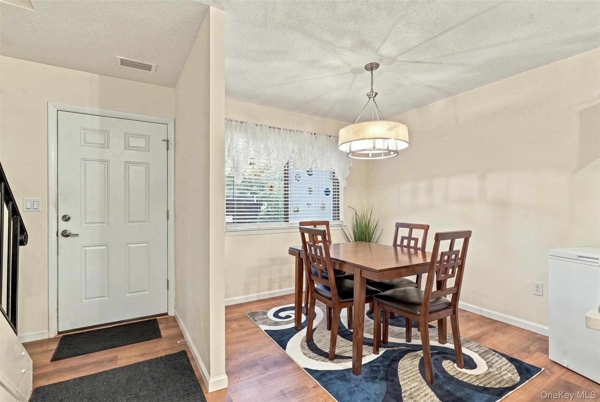 2802 Fox Lane thumbnail 4