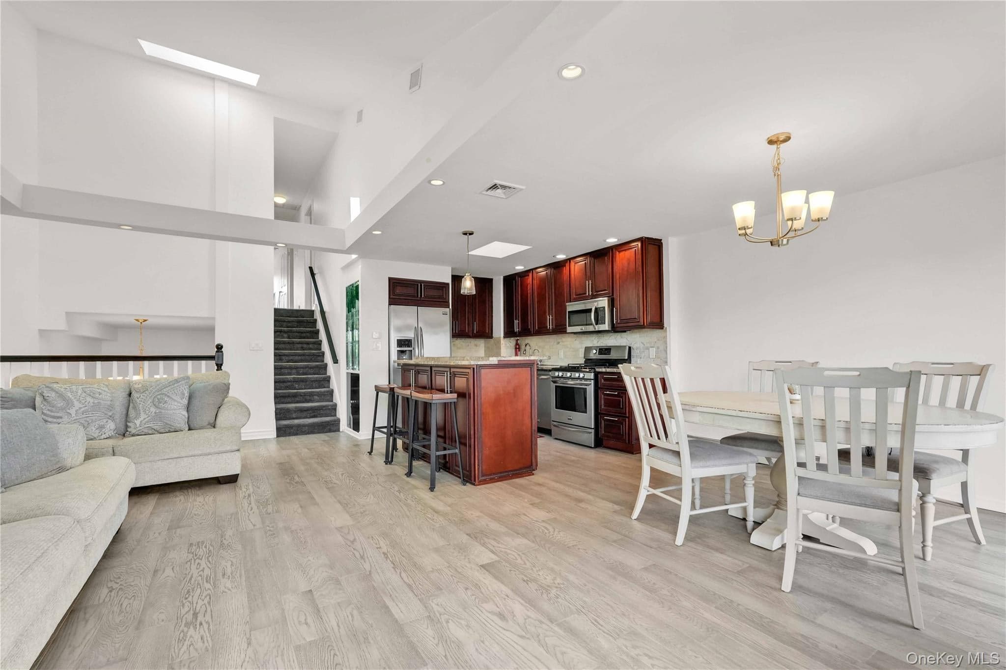 12009 Riviera Court Unit: 10B, College Point