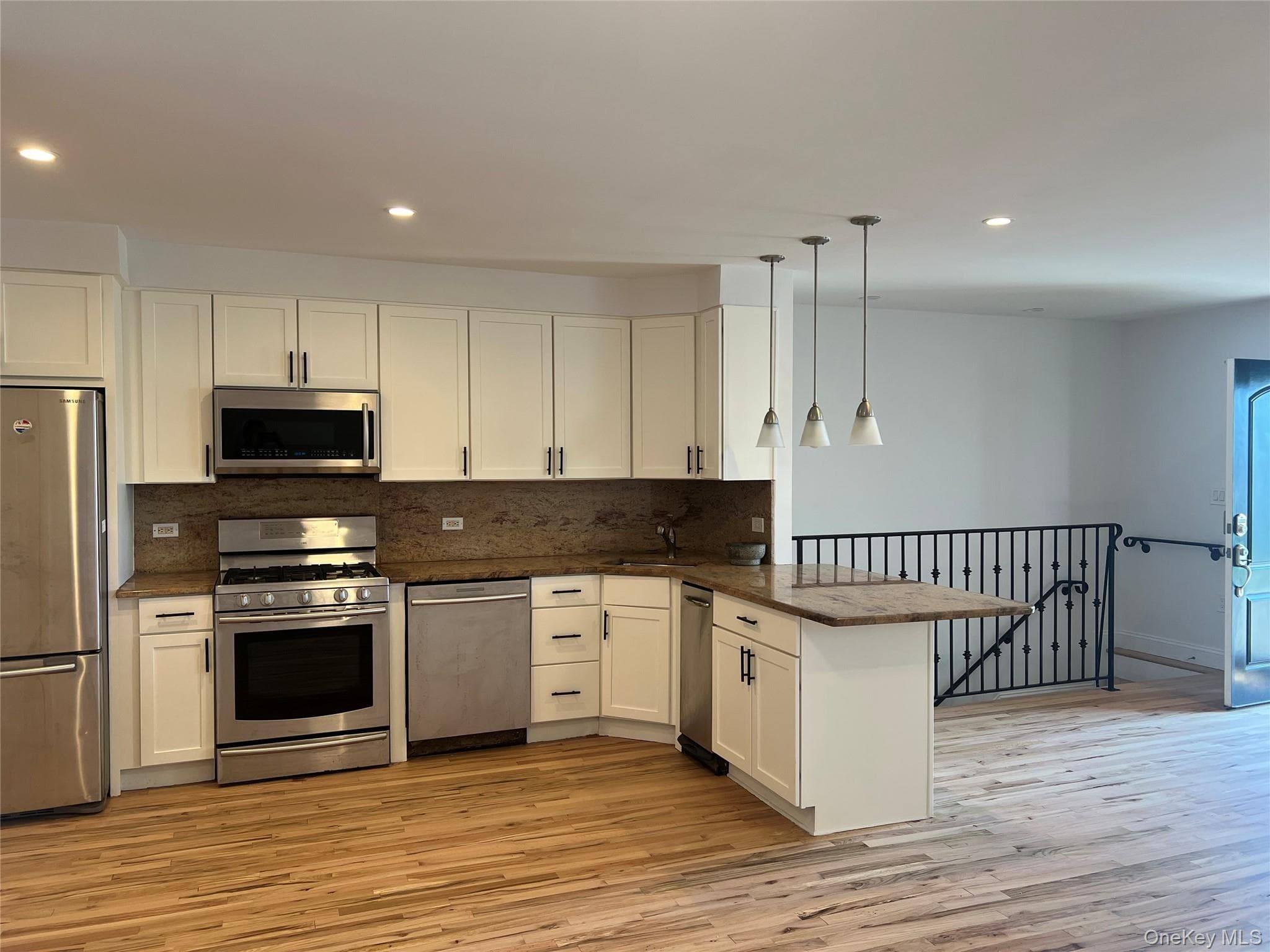 10008 Shore Front Parkway Unit: 20A thumbnail 4