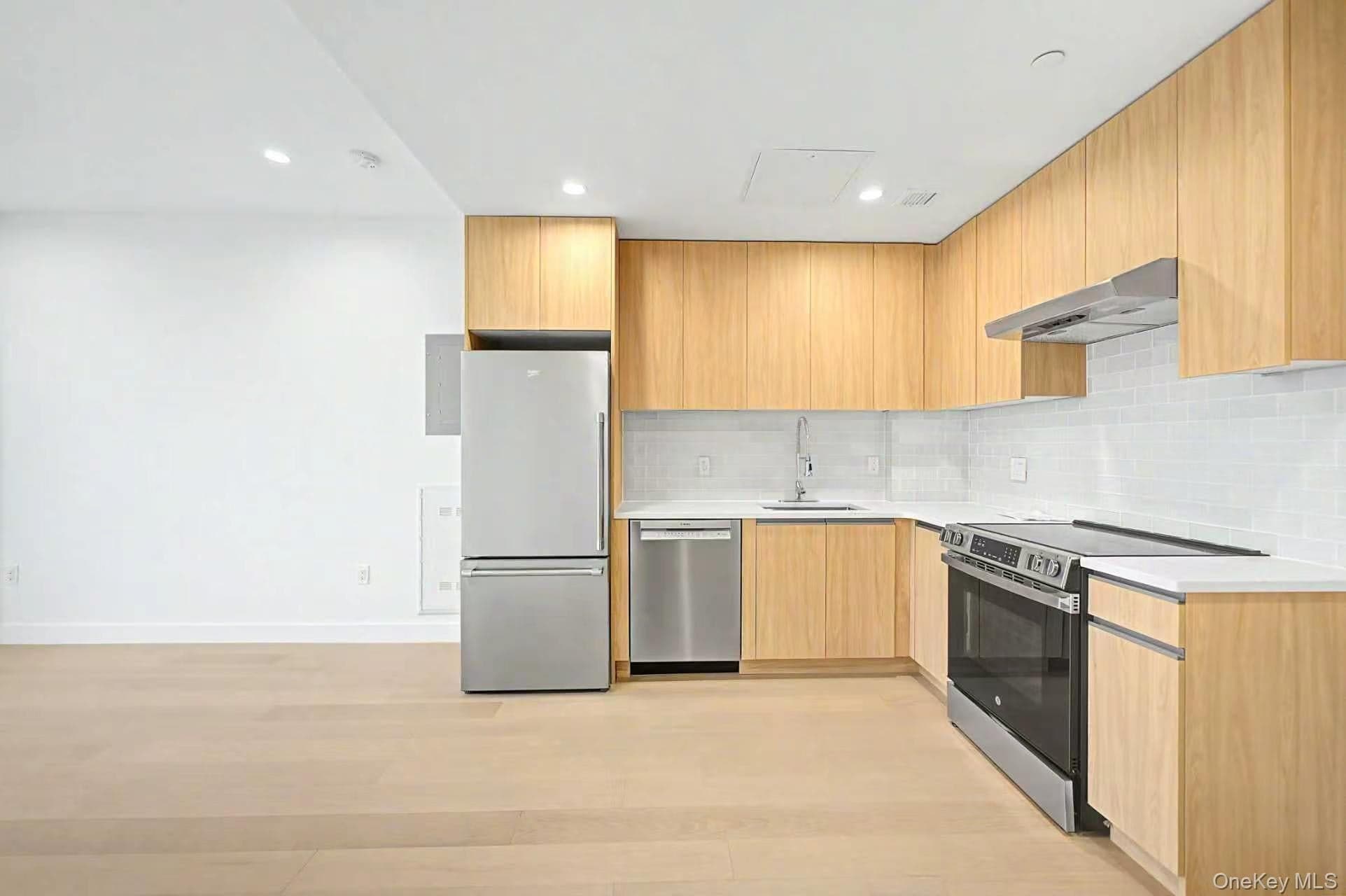 150-02 Northern Boulevard Unit: 3F thumbnail 5