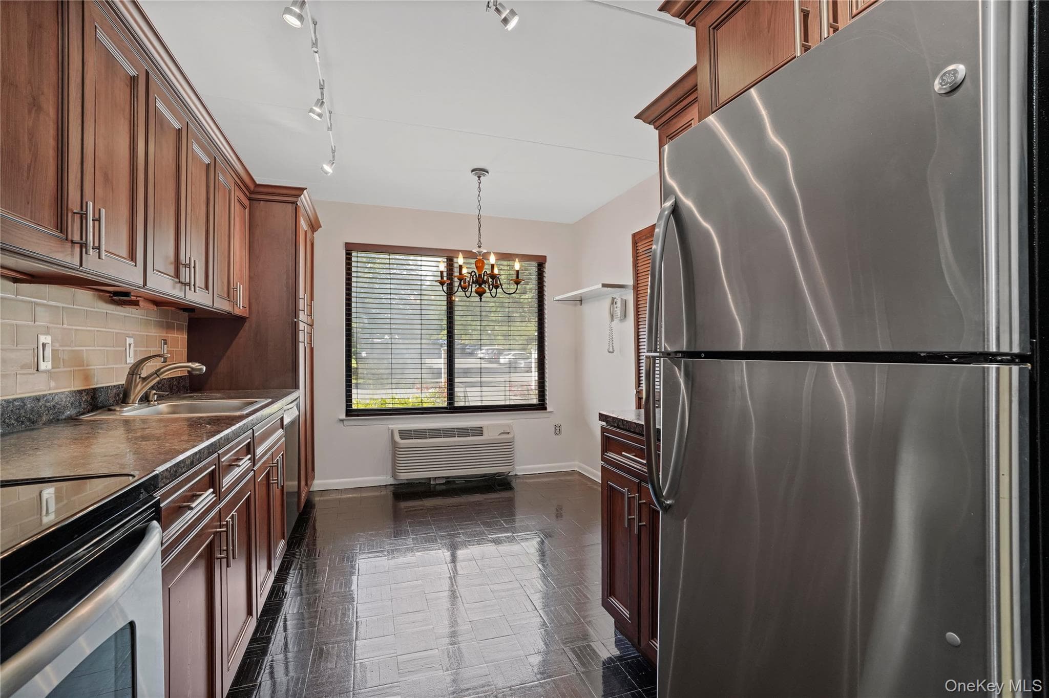 500 High Point Drive Unit: 403 thumbnail 20