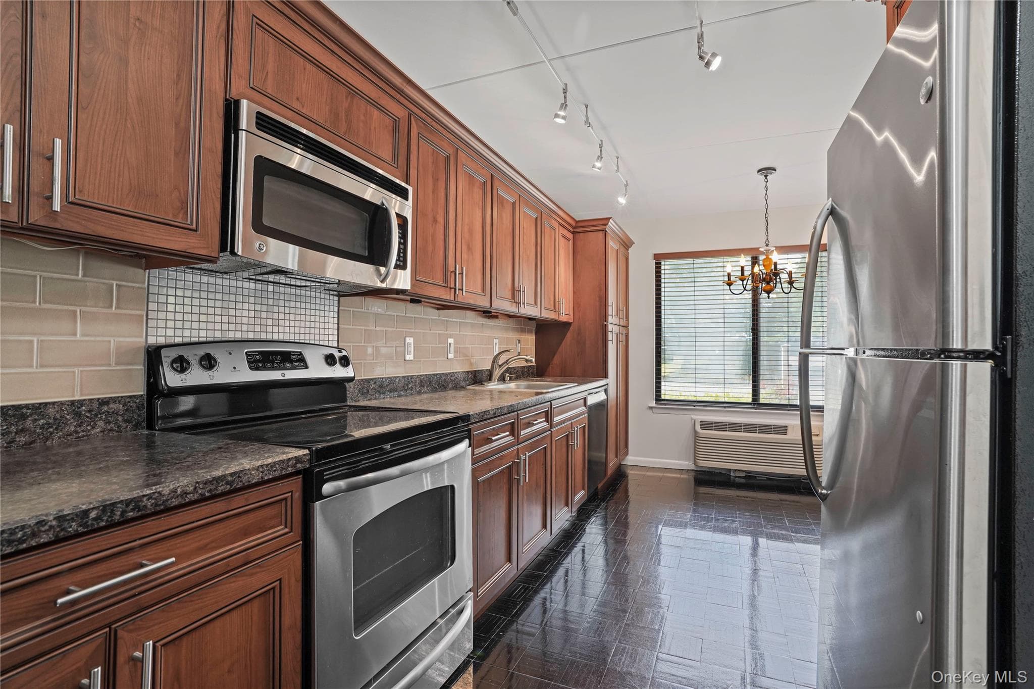 500 High Point Drive Unit: 403 thumbnail 19