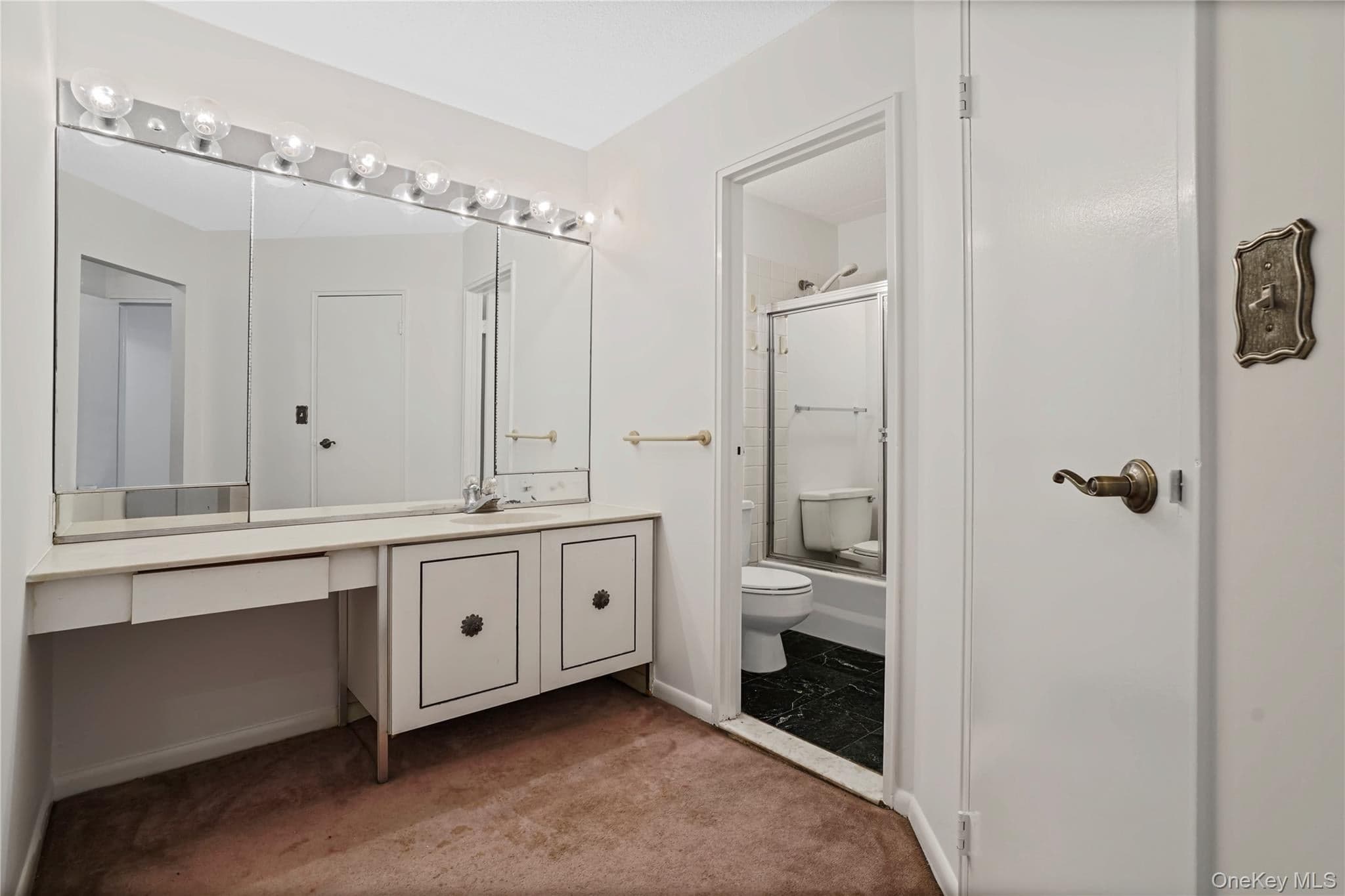 500 High Point Drive Unit: 403 thumbnail 8