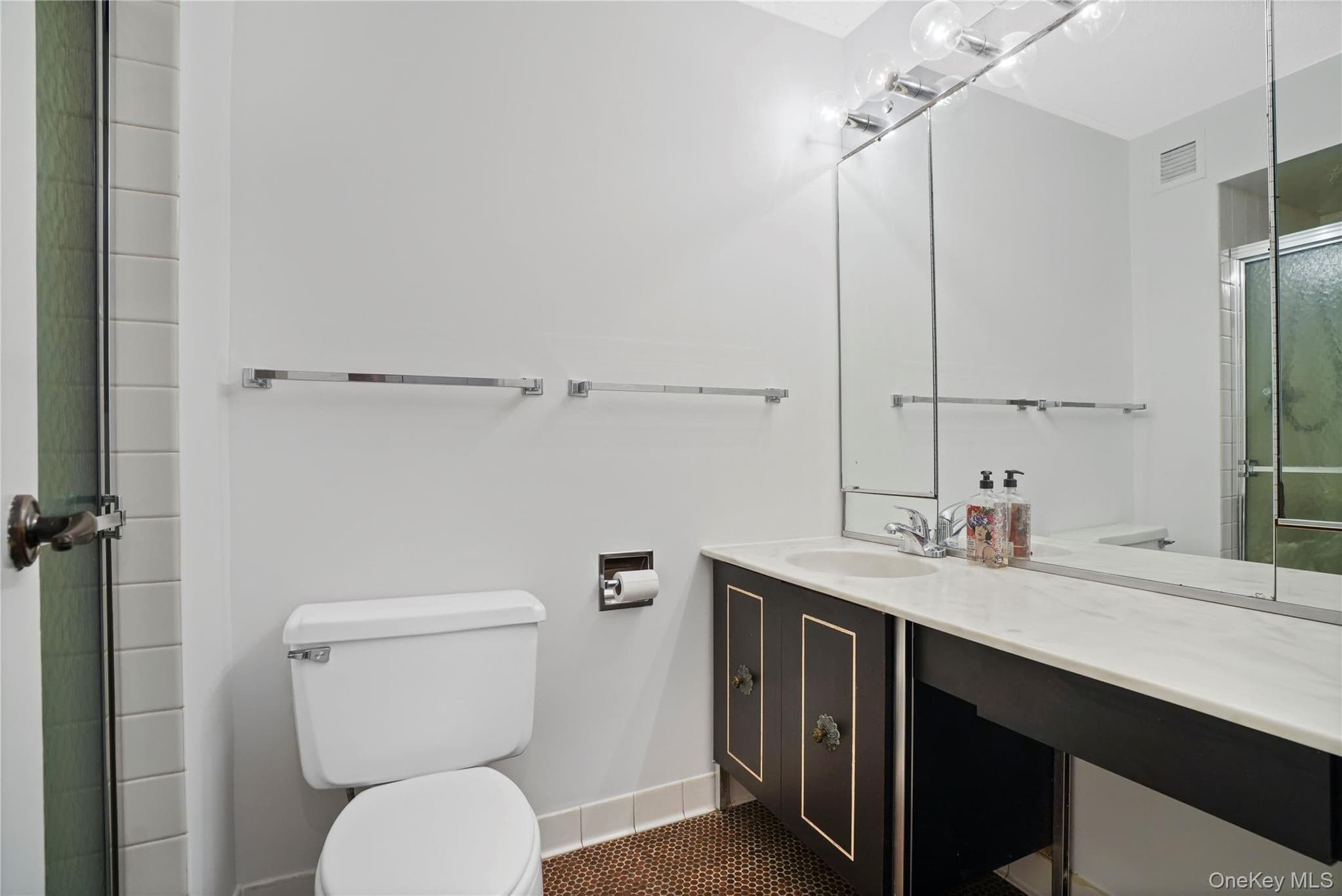 500 High Point Drive Unit: 403 thumbnail 11