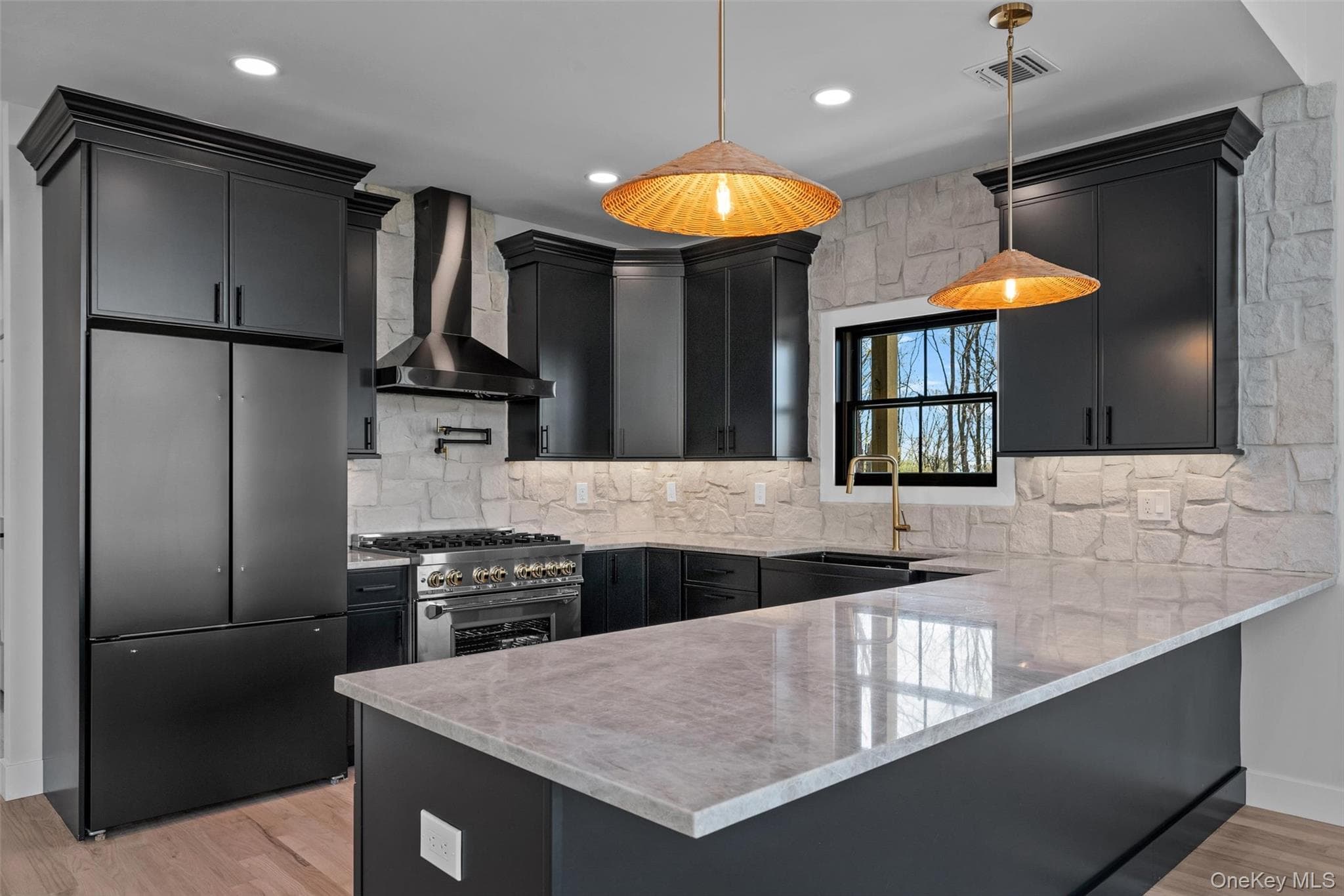 98 Fox Hill Road thumbnail 13