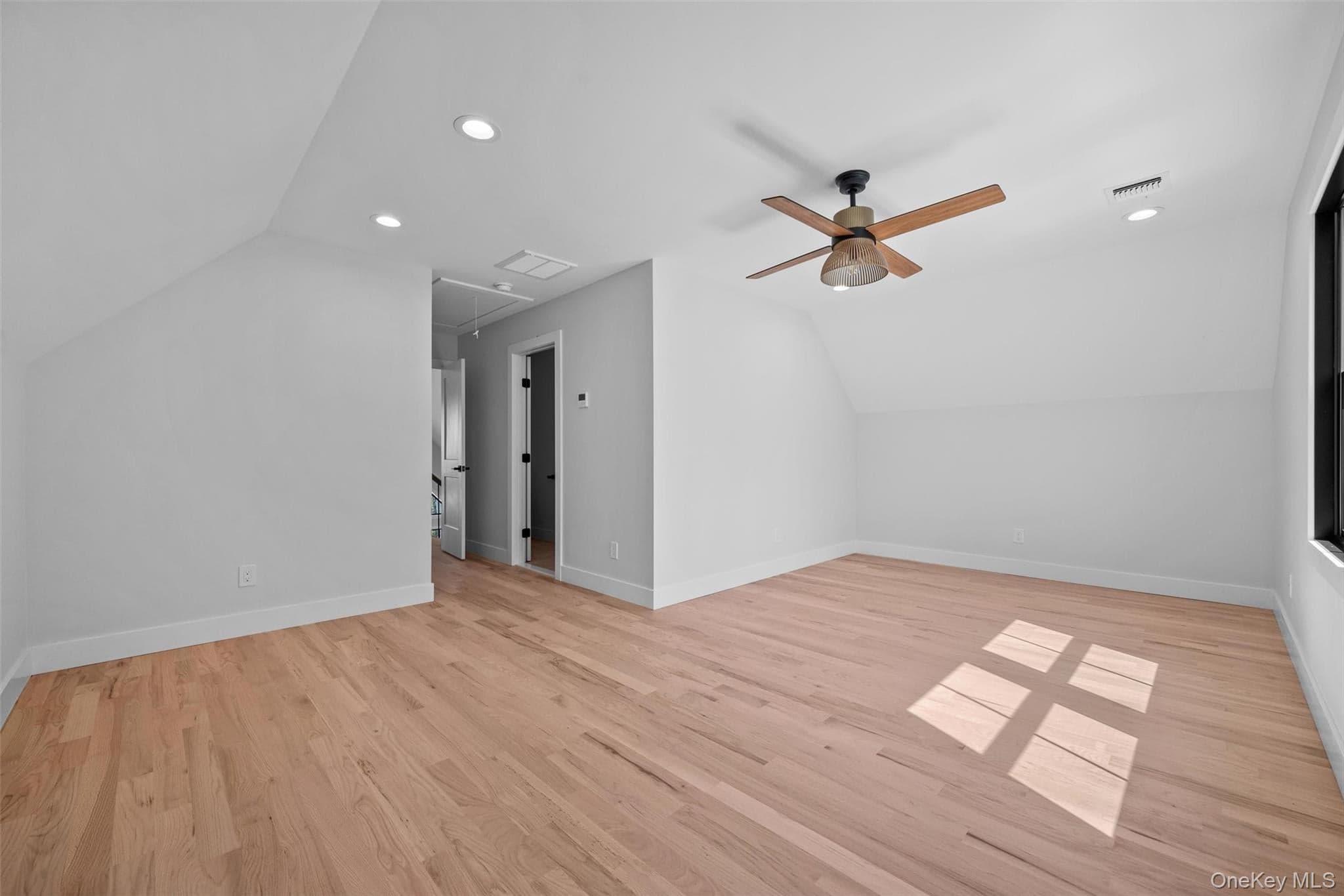 98 Fox Hill Road thumbnail 40
