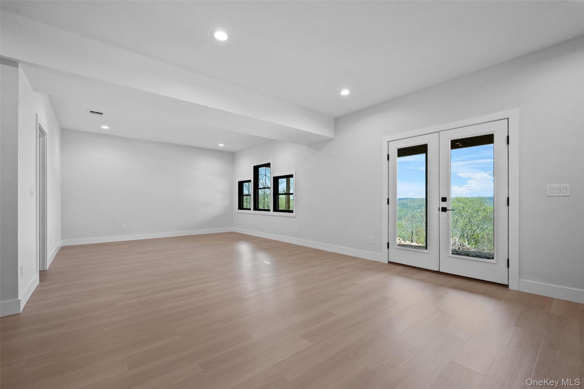98 Fox Hill Road thumbnail 24