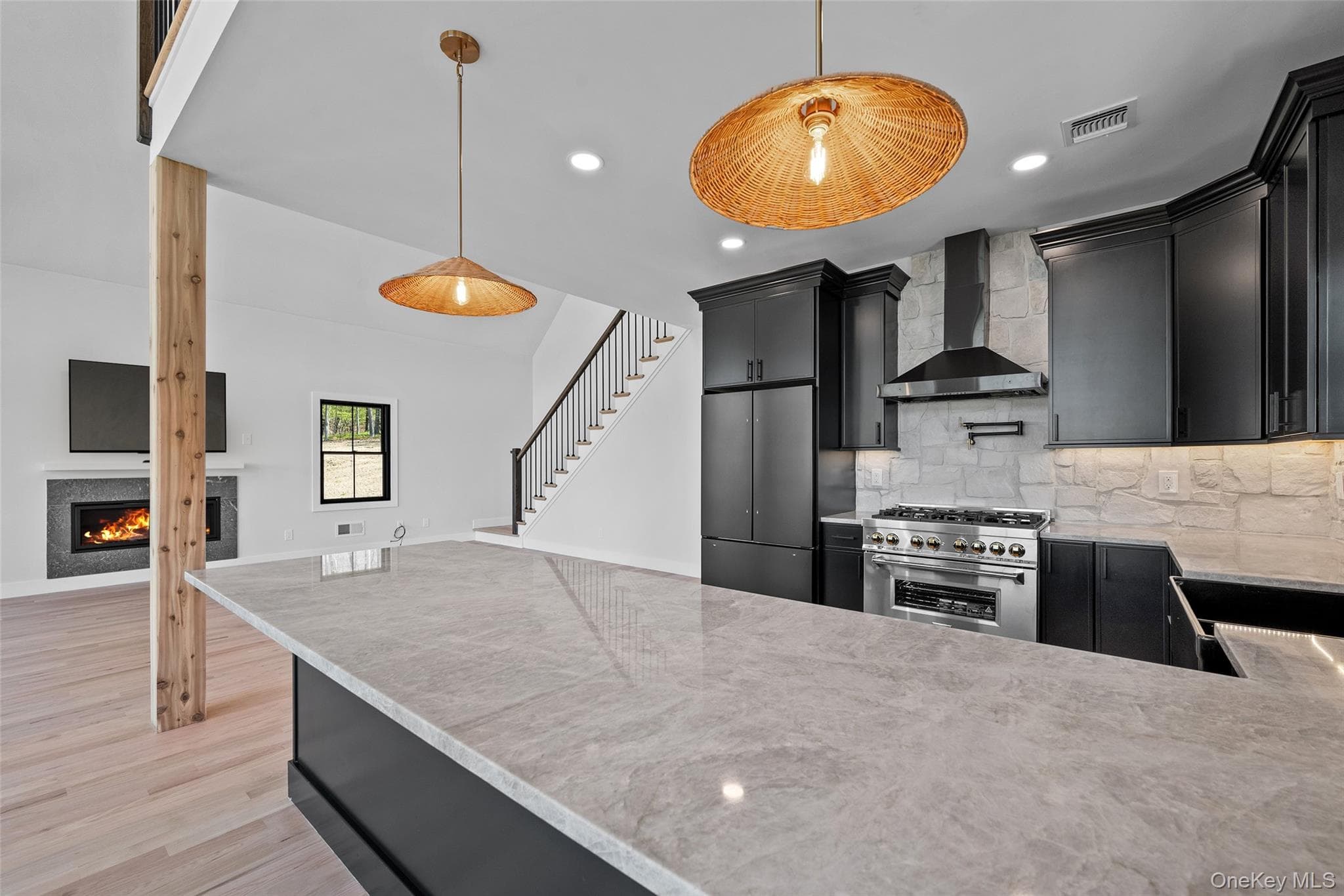98 Fox Hill Road thumbnail 18