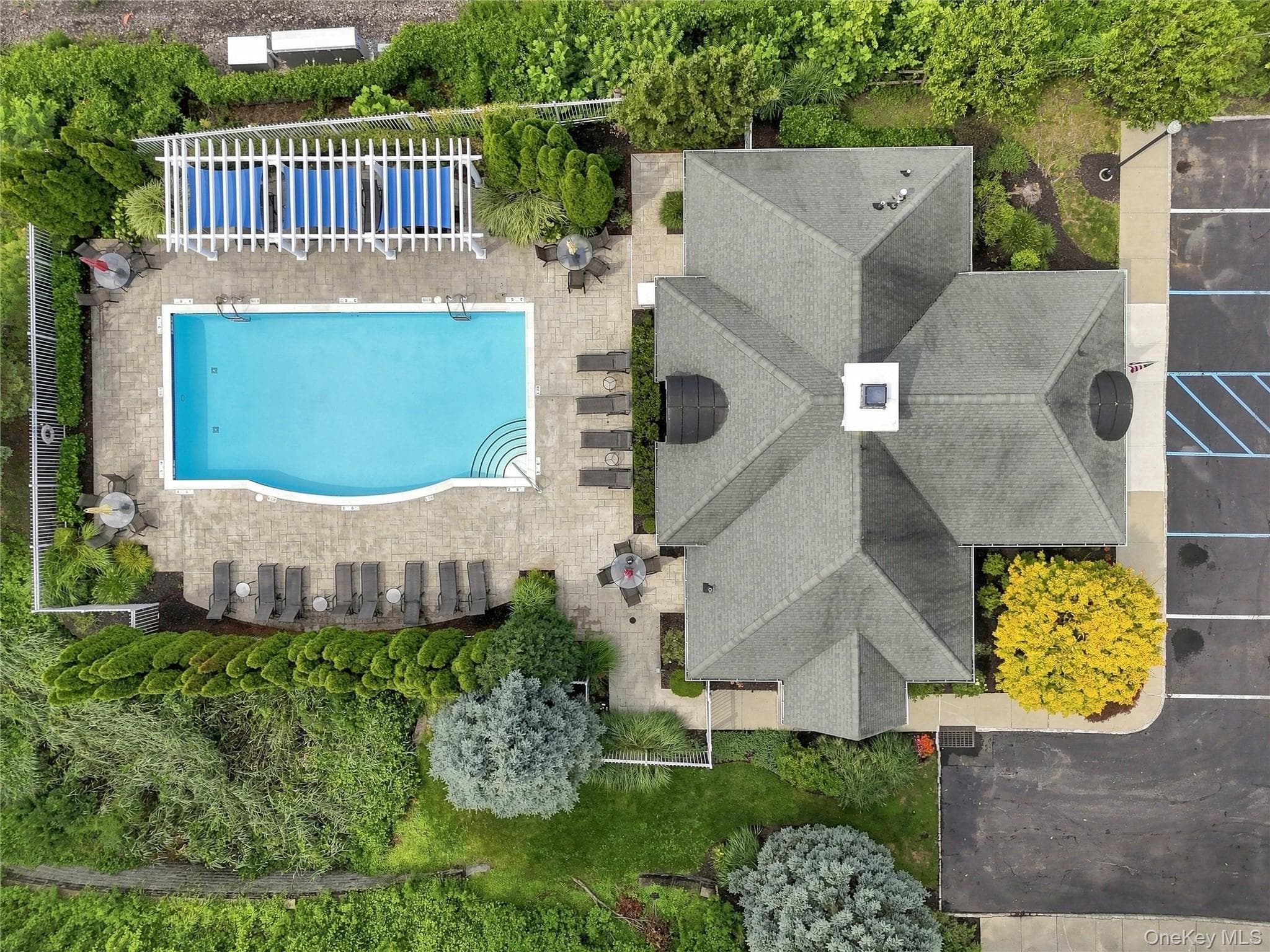 308 Bridgeview Drive thumbnail 5