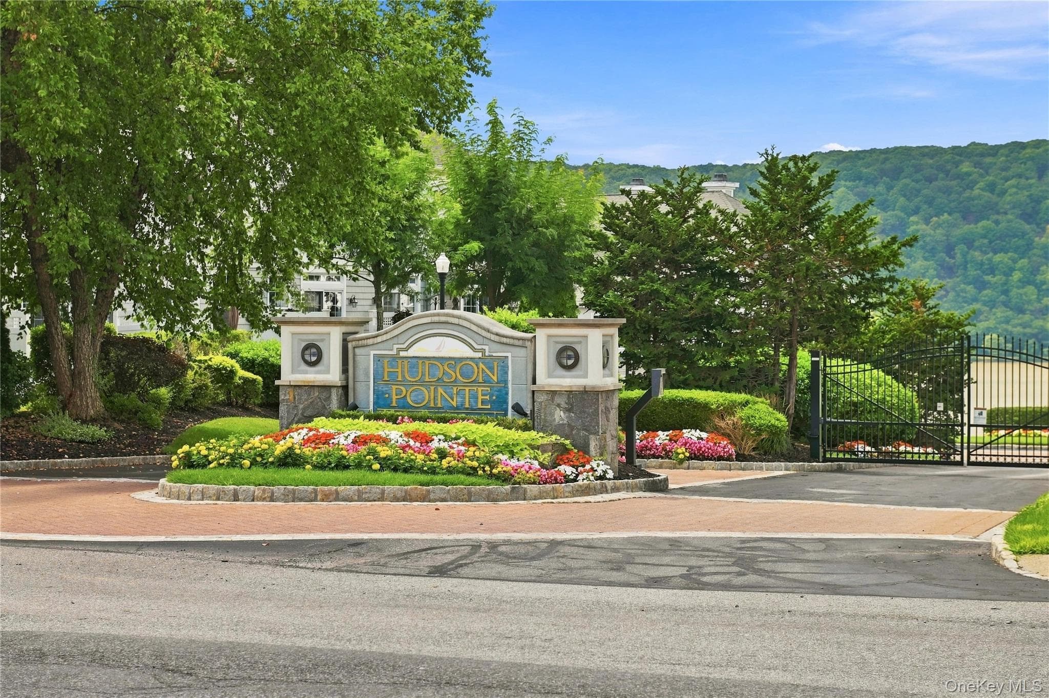 308 Bridgeview Drive thumbnail 2
