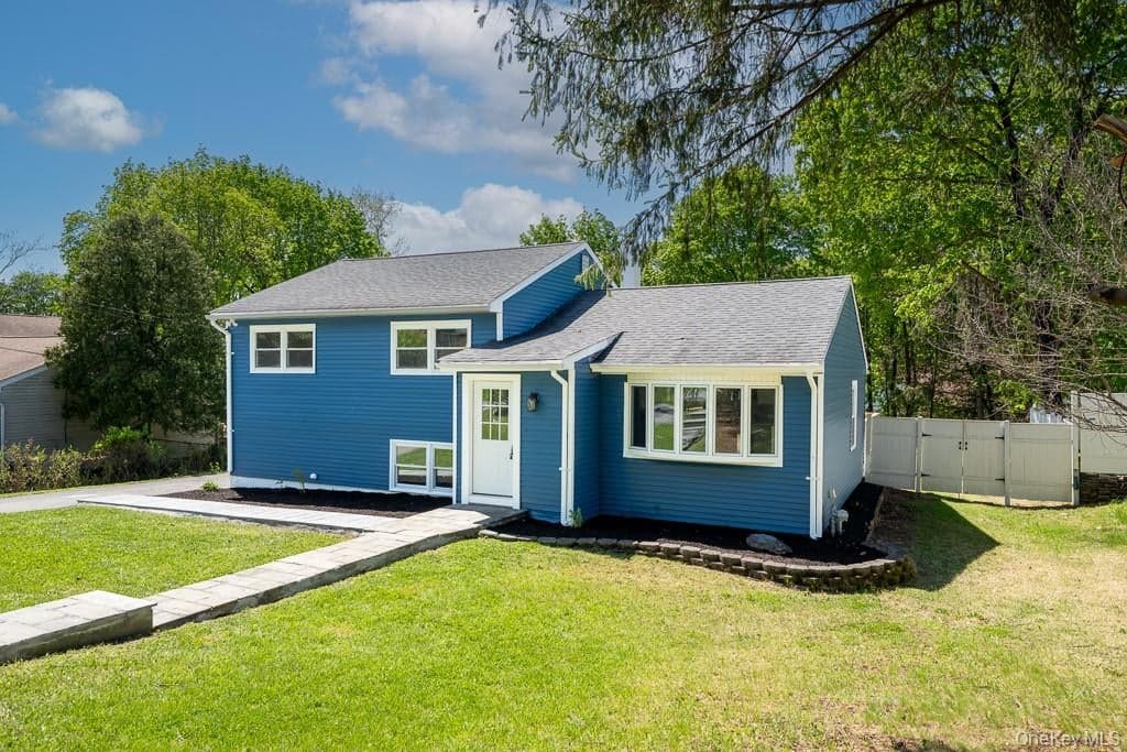 22 Oriole Drive, Poughkeepsie