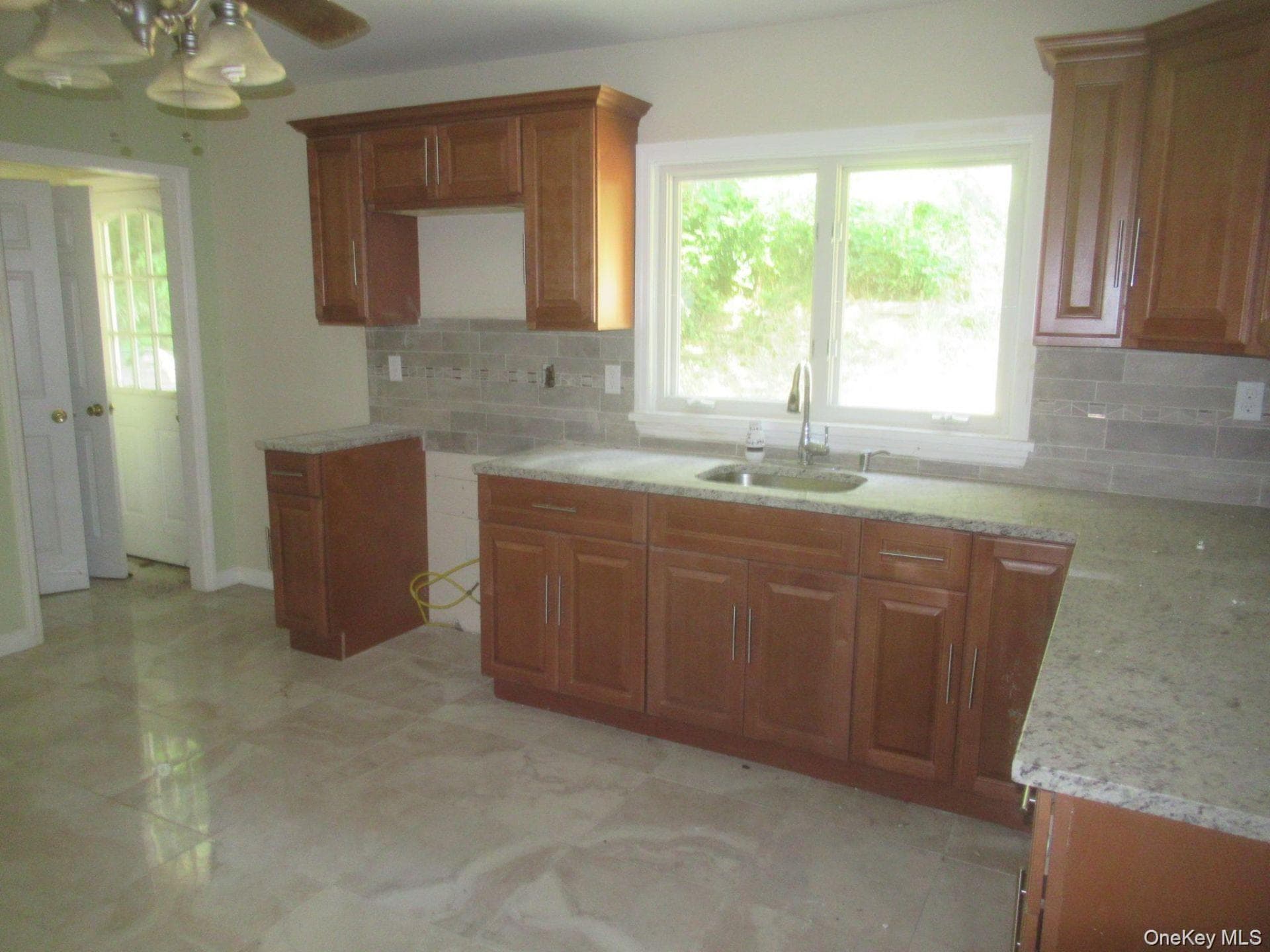 33 Meadow Avenue thumbnail 16