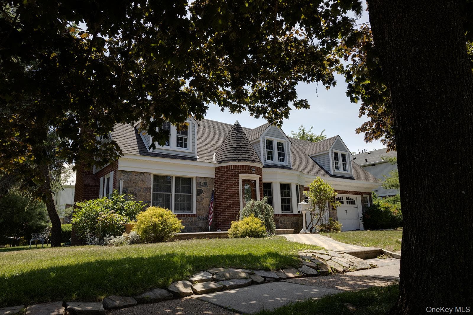 478 Carnation Avenue photo 1