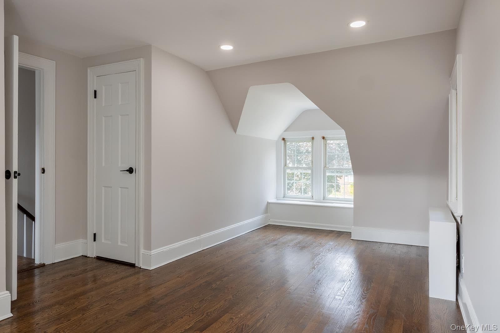 478 Carnation Avenue thumbnail 15
