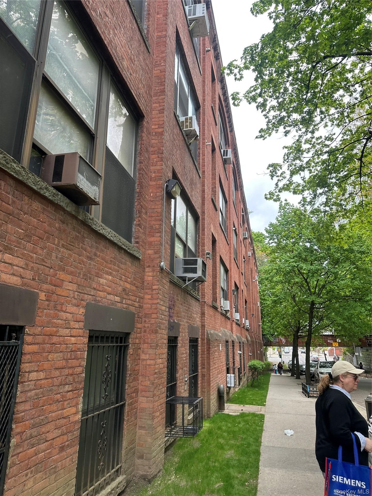 8410 101 Street thumbnail 10