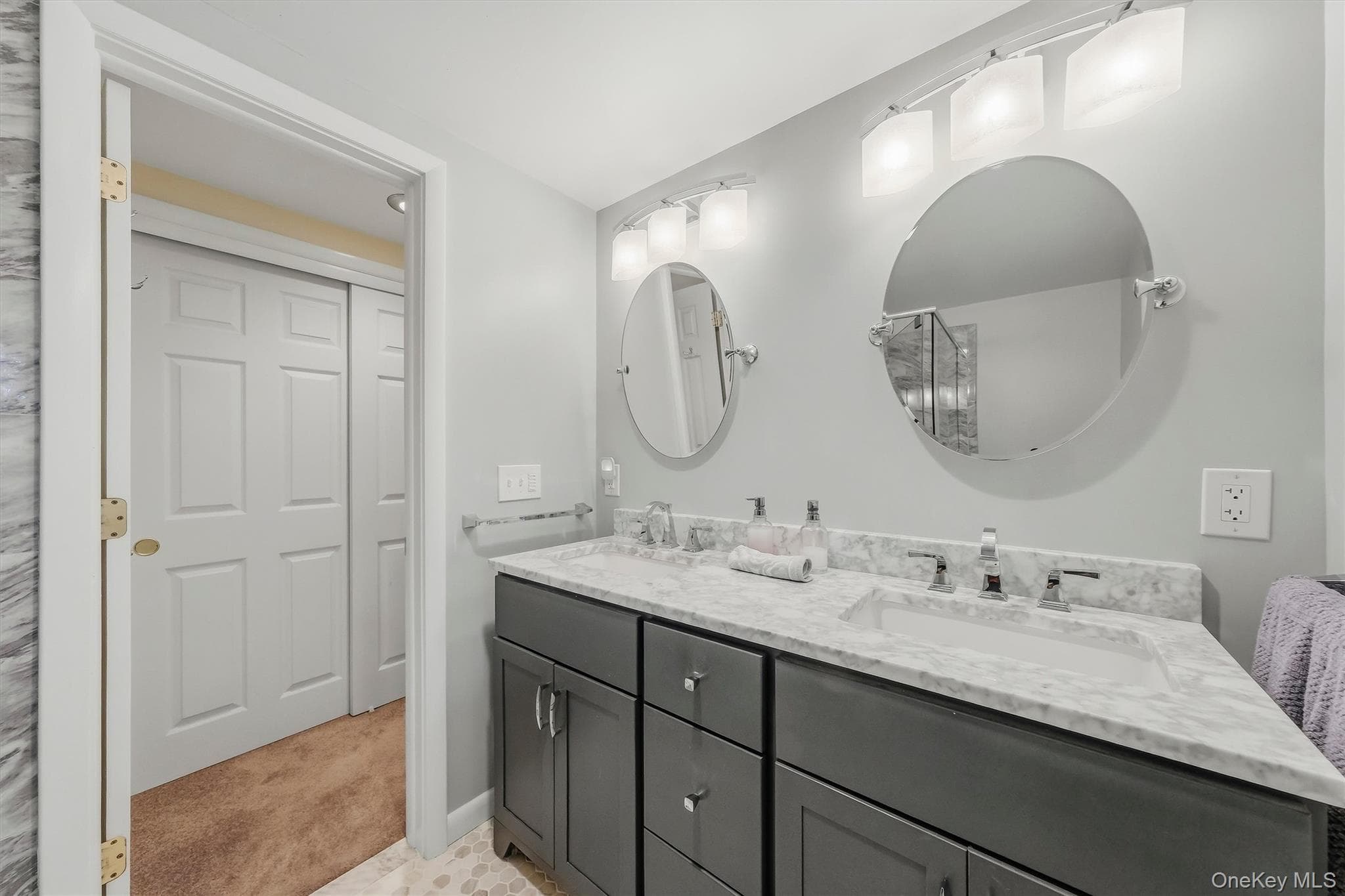 2 Woodcrest Drive thumbnail 27