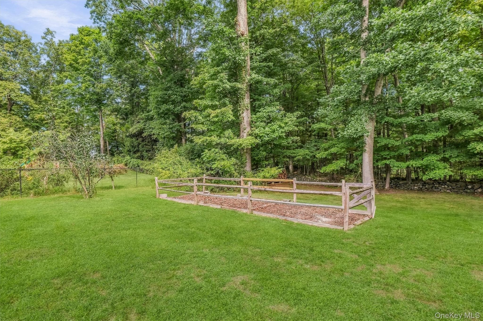 2 Woodcrest Drive thumbnail 42