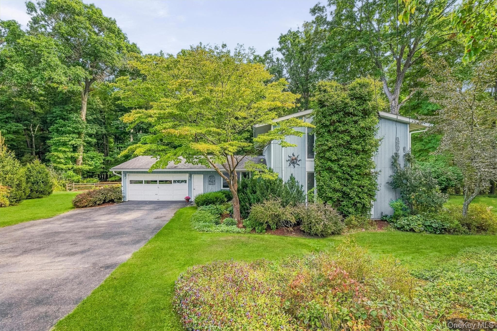 2 Woodcrest Drive thumbnail 3