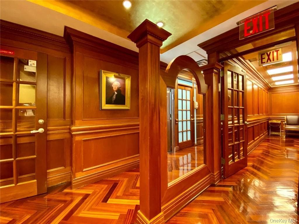 1523 Voorhies Avenue thumbnail 2