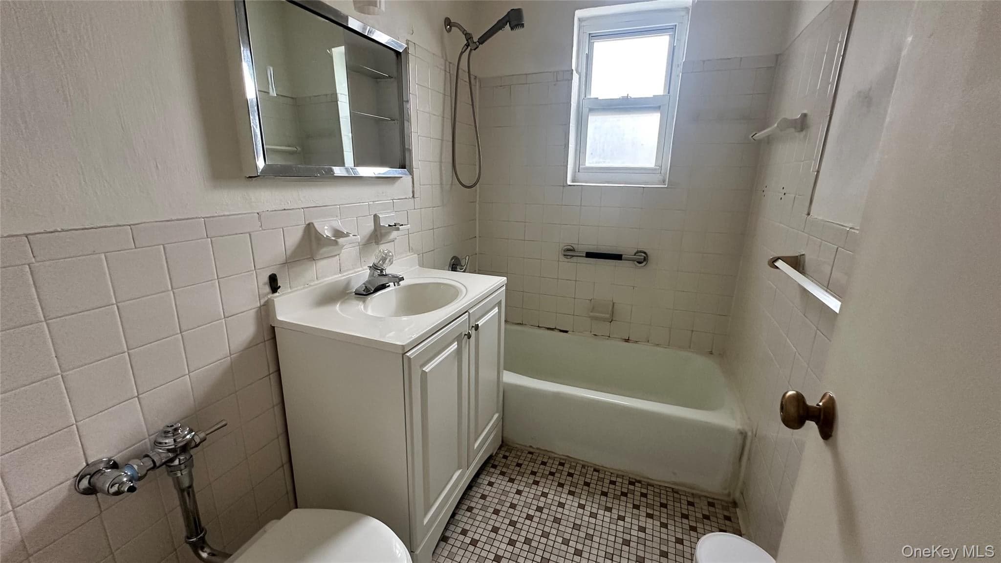 3240 Riverdale Avenue Unit: 3J thumbnail 15