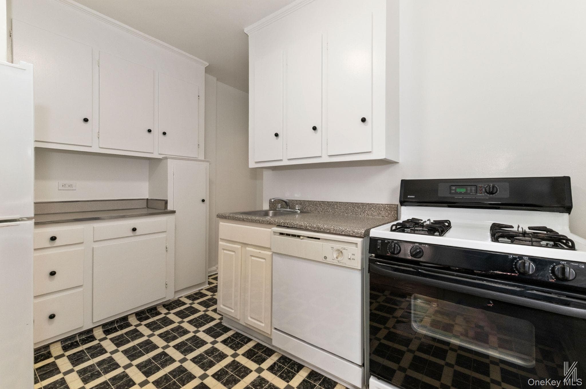 79-10 34th Avenue Unit: 4U thumbnail 15