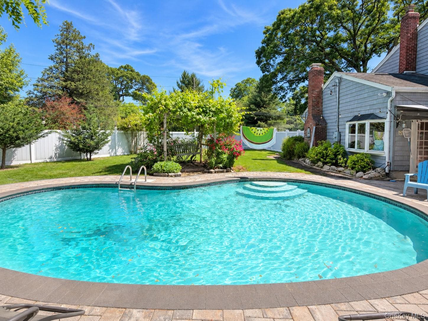12 Cayuga Avenue thumbnail 15