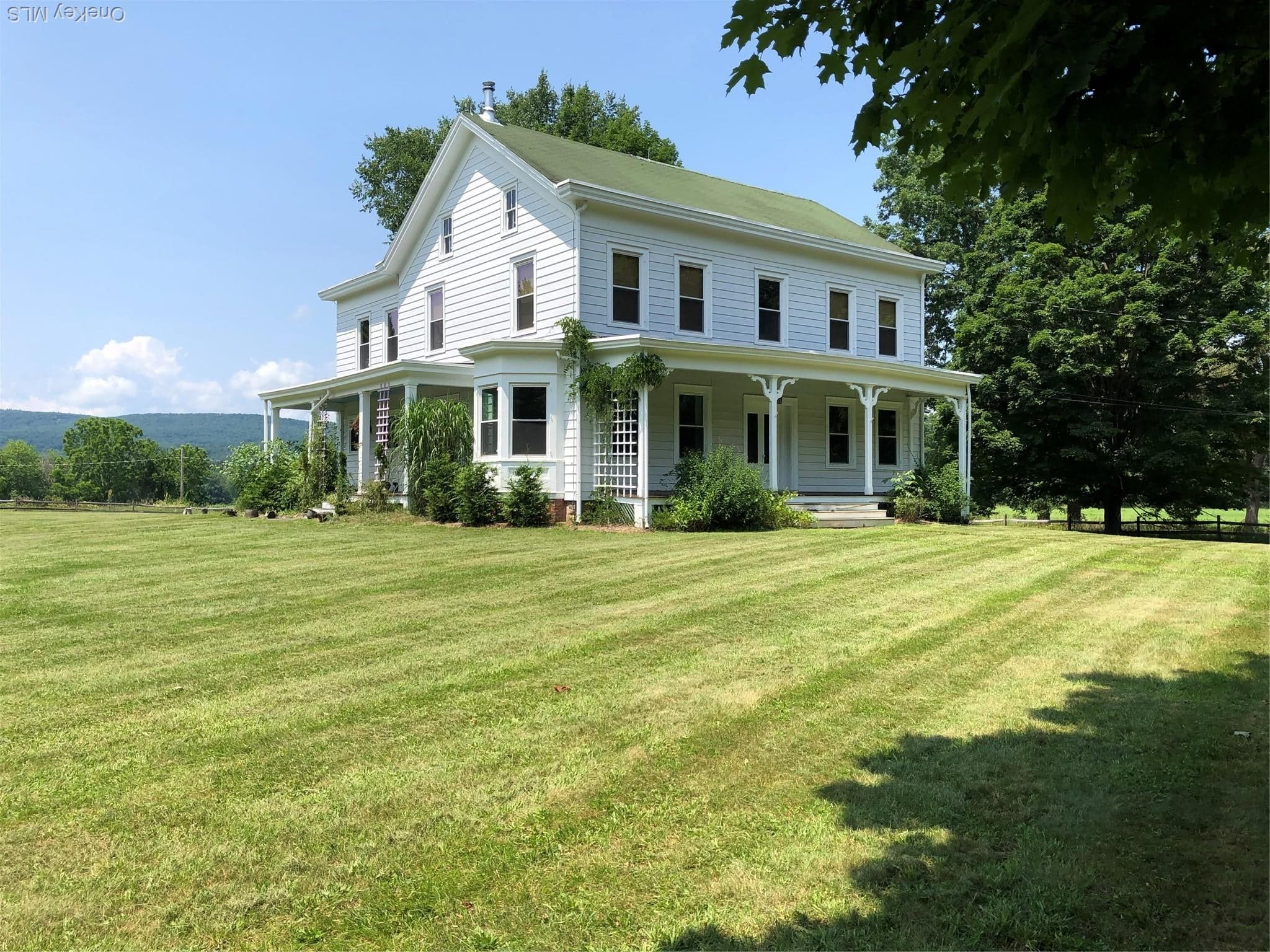 181 Huguenot Street photo 1