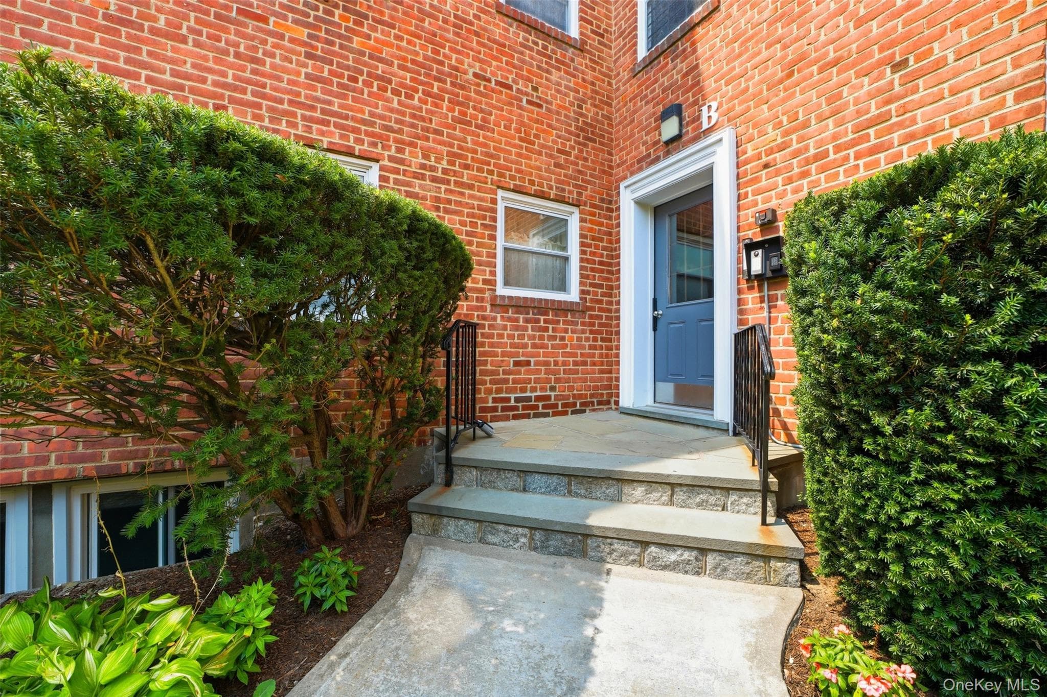 330 S Broadway Unit: B11 thumbnail 2