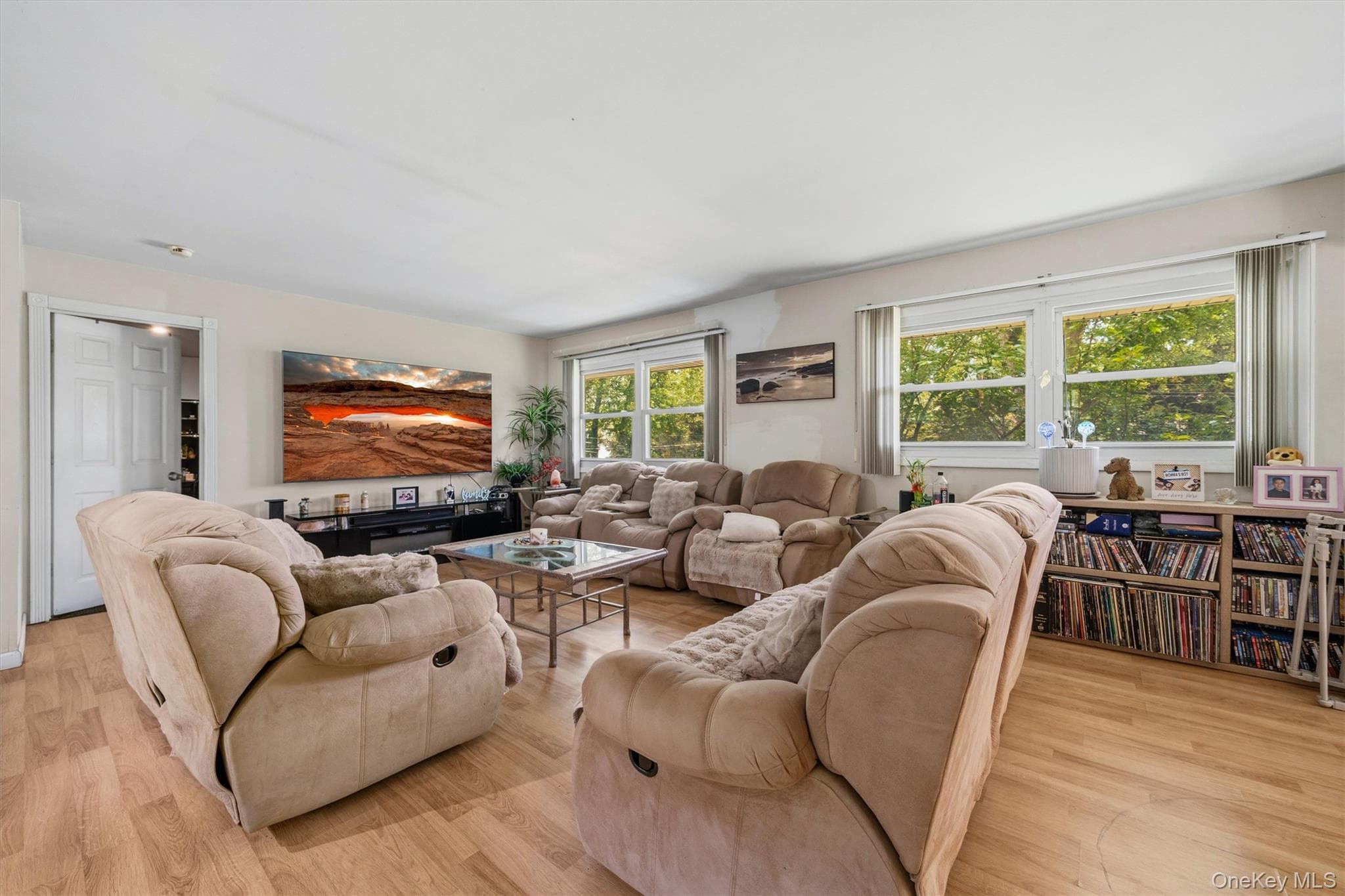358 Lake Shore Drive thumbnail 9