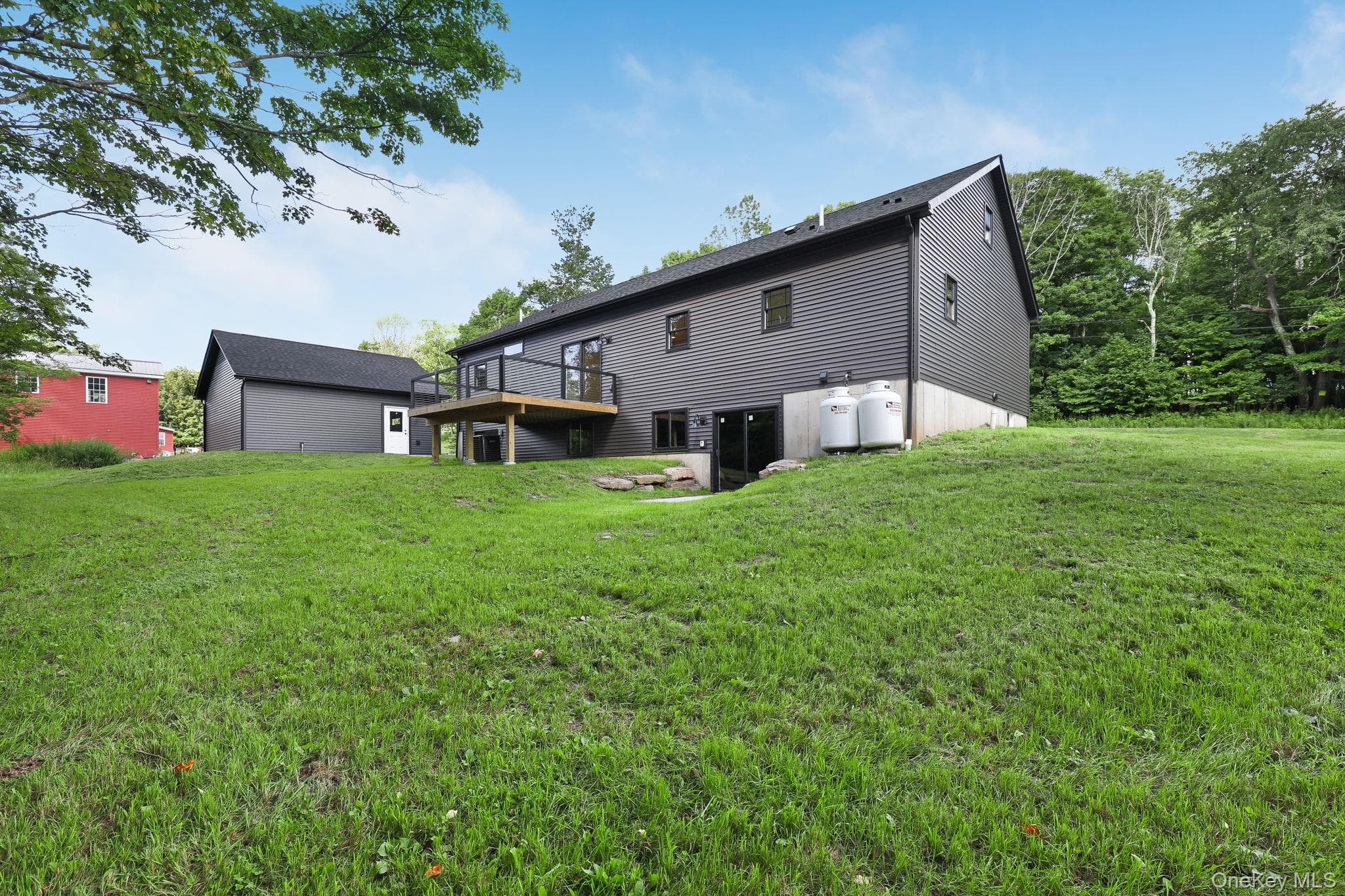 375 Breezy Hill Road thumbnail 34