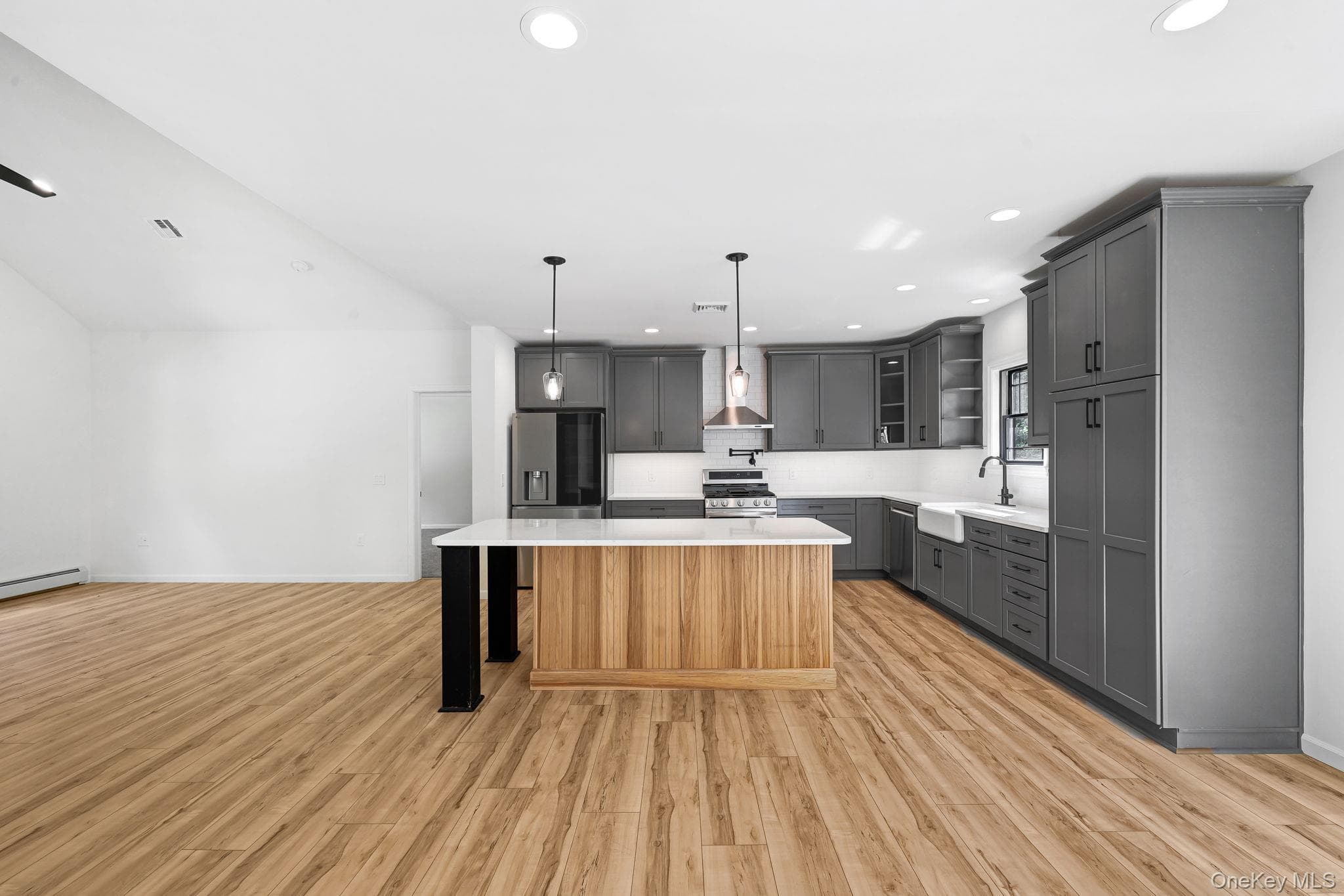 375 Breezy Hill Road thumbnail 11