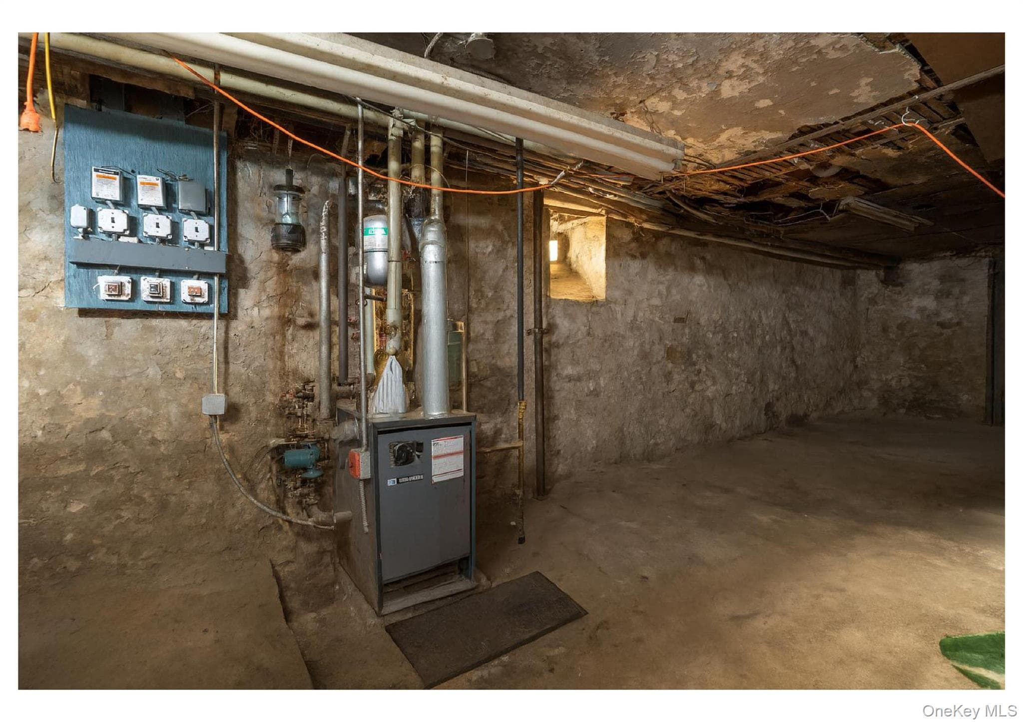350-354 East 193rd Street St thumbnail 9