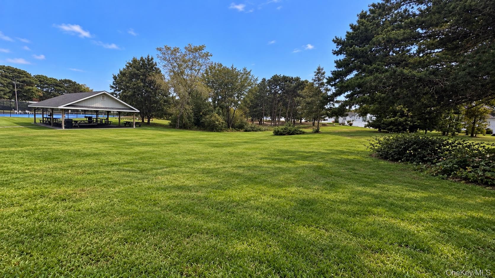 205 Village Circle thumbnail 19