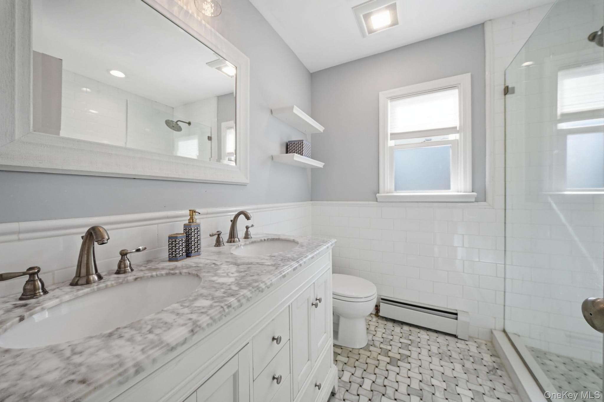 558 W Market Street thumbnail 13