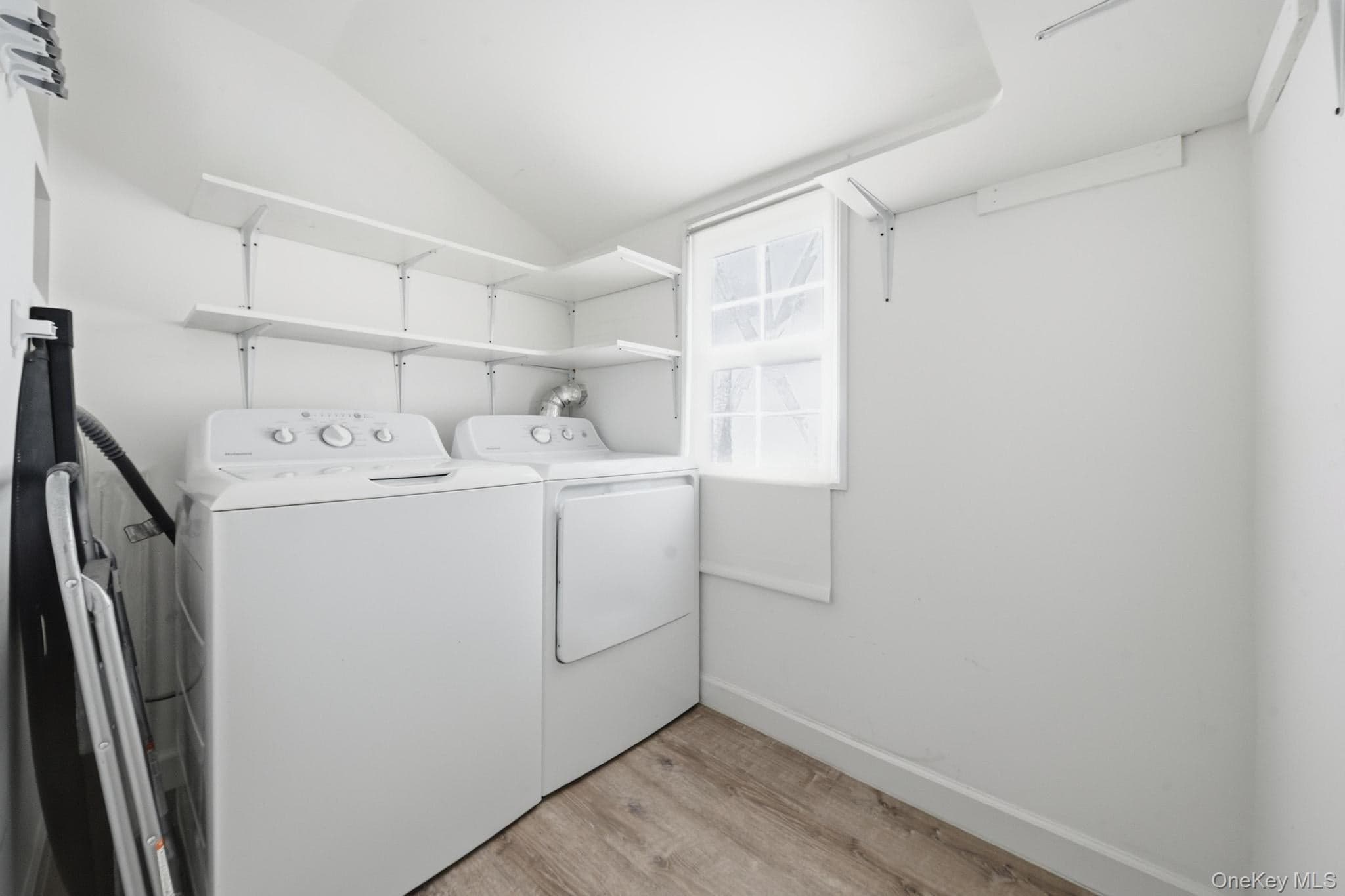 558 W Market Street thumbnail 18