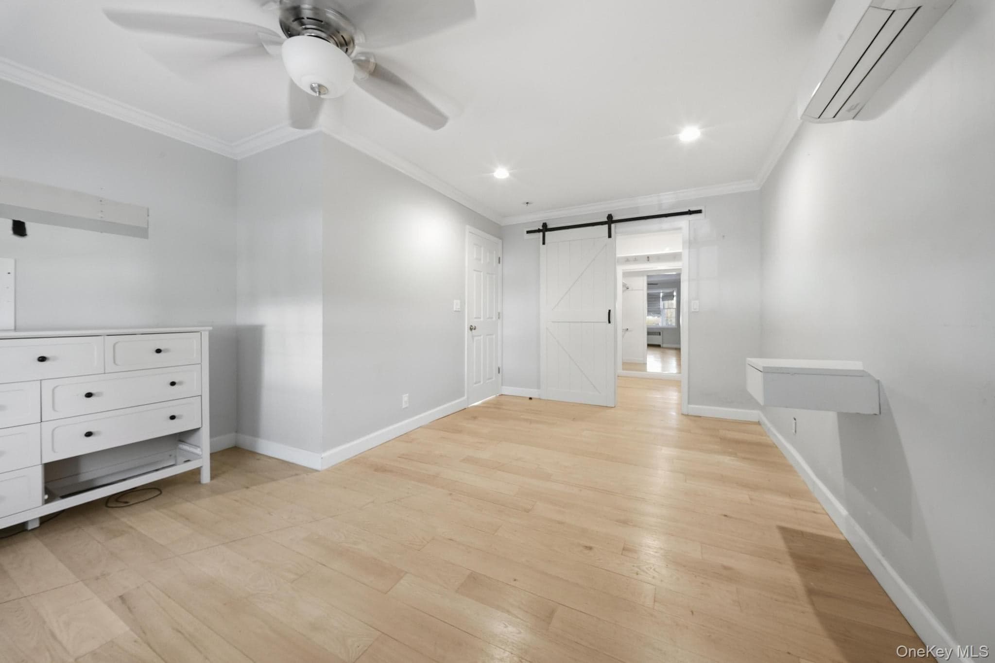 558 W Market Street thumbnail 10