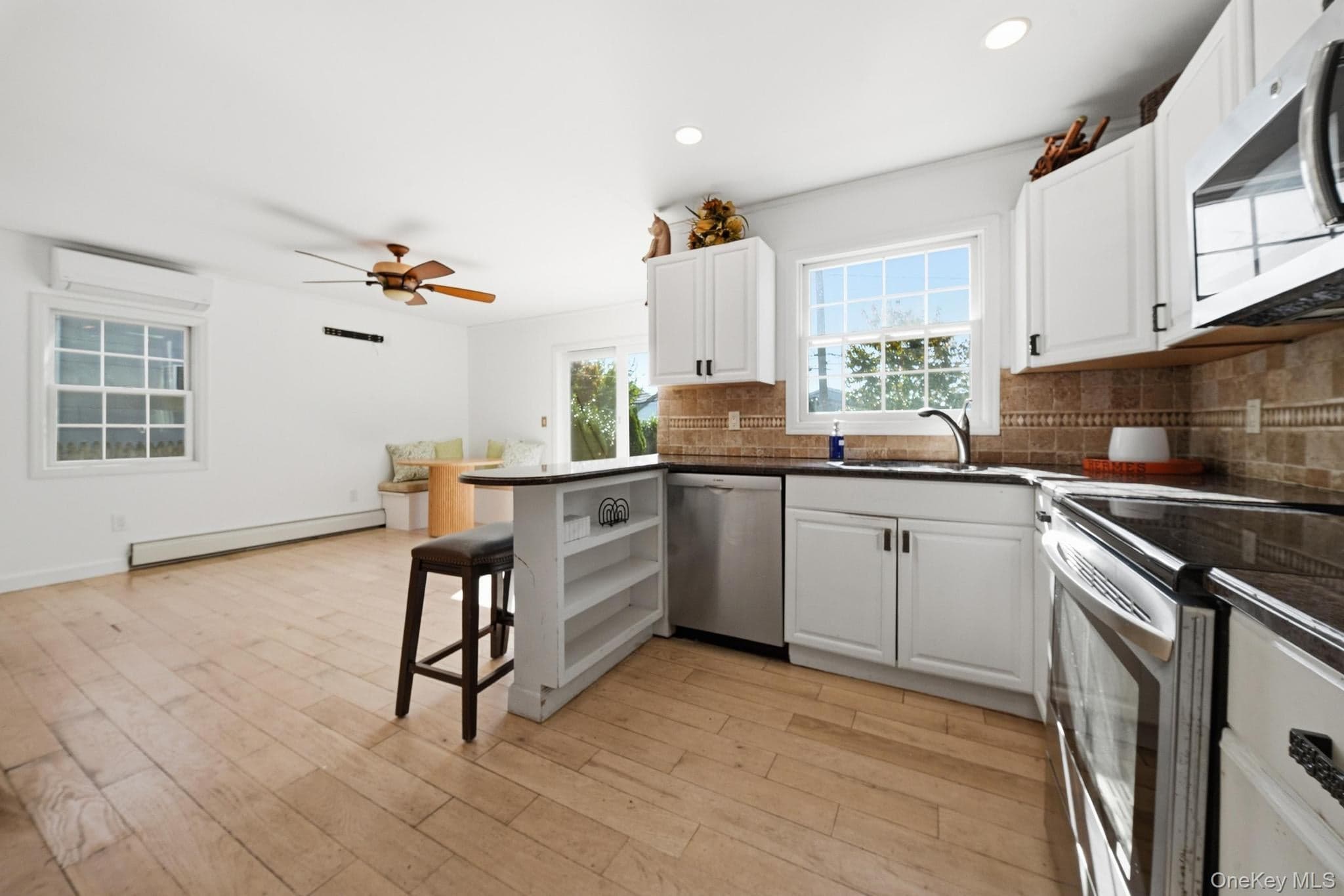 558 W Market Street thumbnail 2