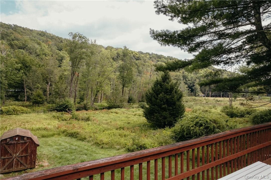 32 Brookside Drive thumbnail 16