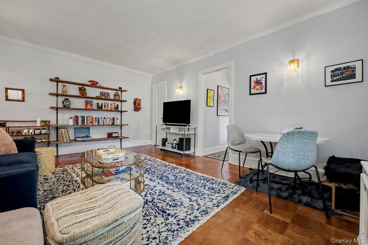 300 S Broadway Unit: 2 H thumbnail 5