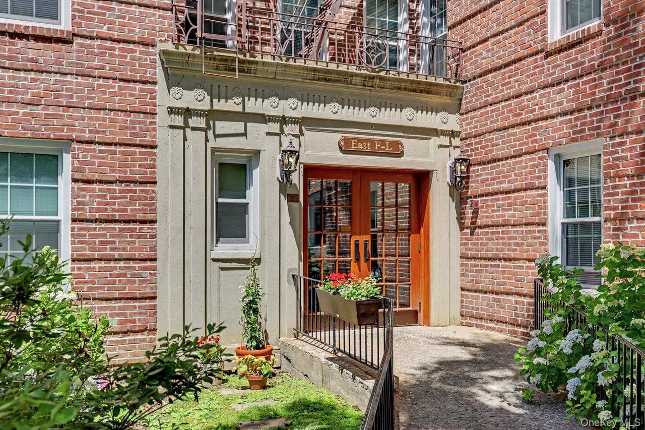 300 S Broadway Unit: 2 H thumbnail 36