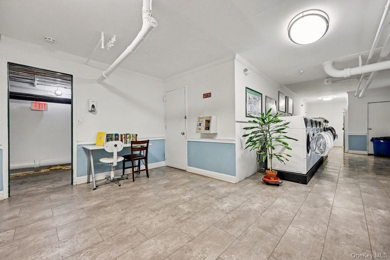 300 S Broadway Unit: 2 H thumbnail 26