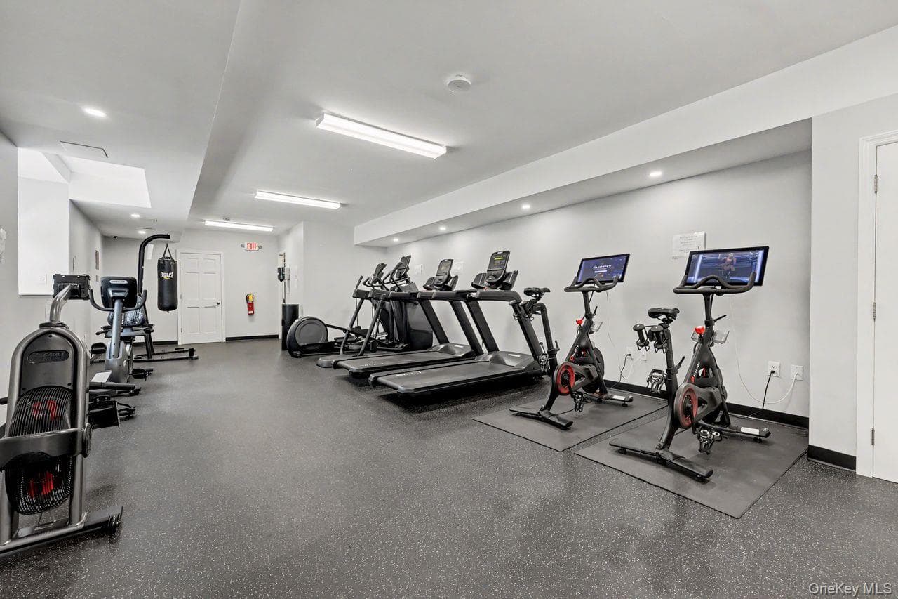 300 S Broadway Unit: 2 H thumbnail 28